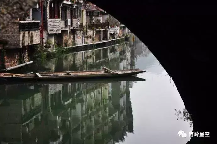 坐北朝南商铺风水图_商铺风水布局图_房间布局风水