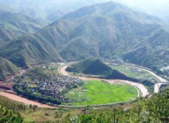 客厅排水管_客厅排水 风水_排水客厅风水摆放